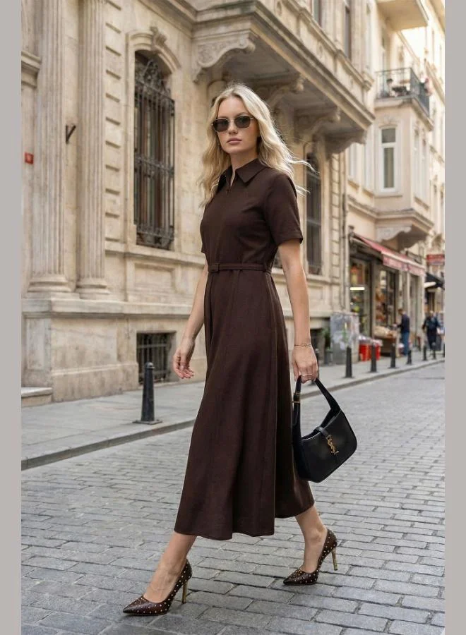 ليلا فستان ميدي بياقة كلاسيكية وفتحة جانبية للنساء من ليلا